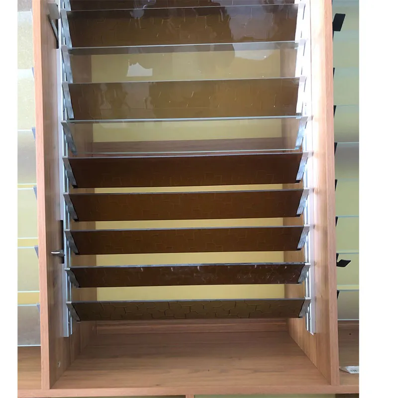 Ventana de aluminio con cuchillas de vidrio ajustable