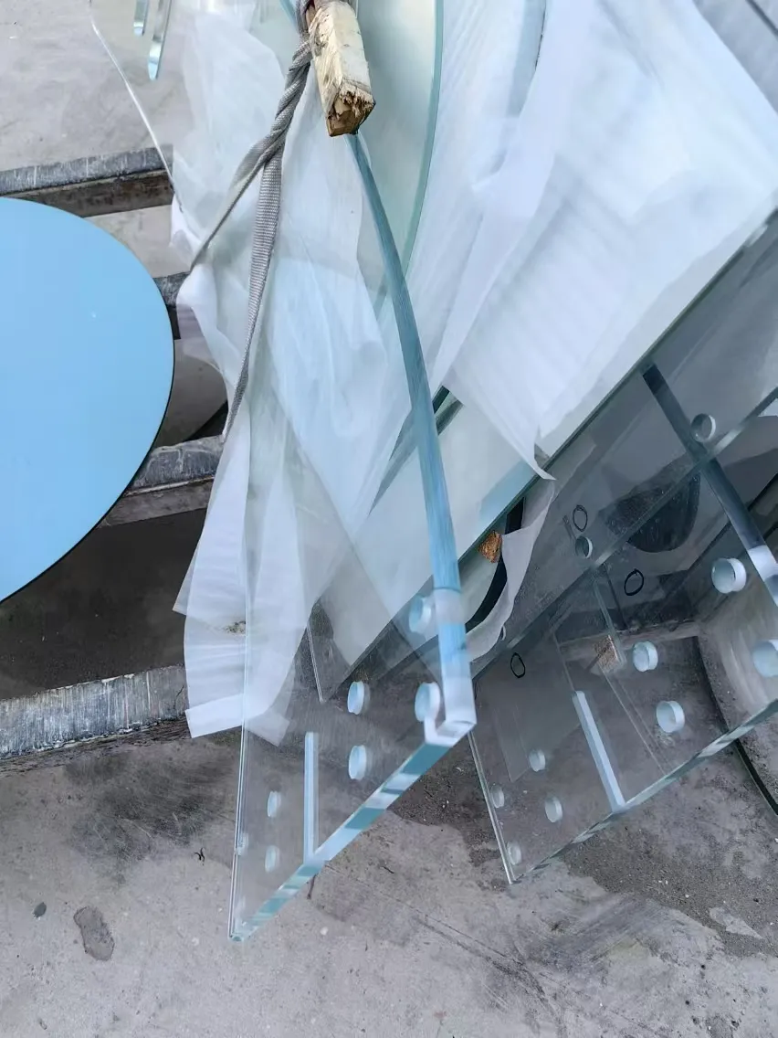 L&aacute;piz de vidrio templado curvado extra claro bordes y ranuras pulidos planos