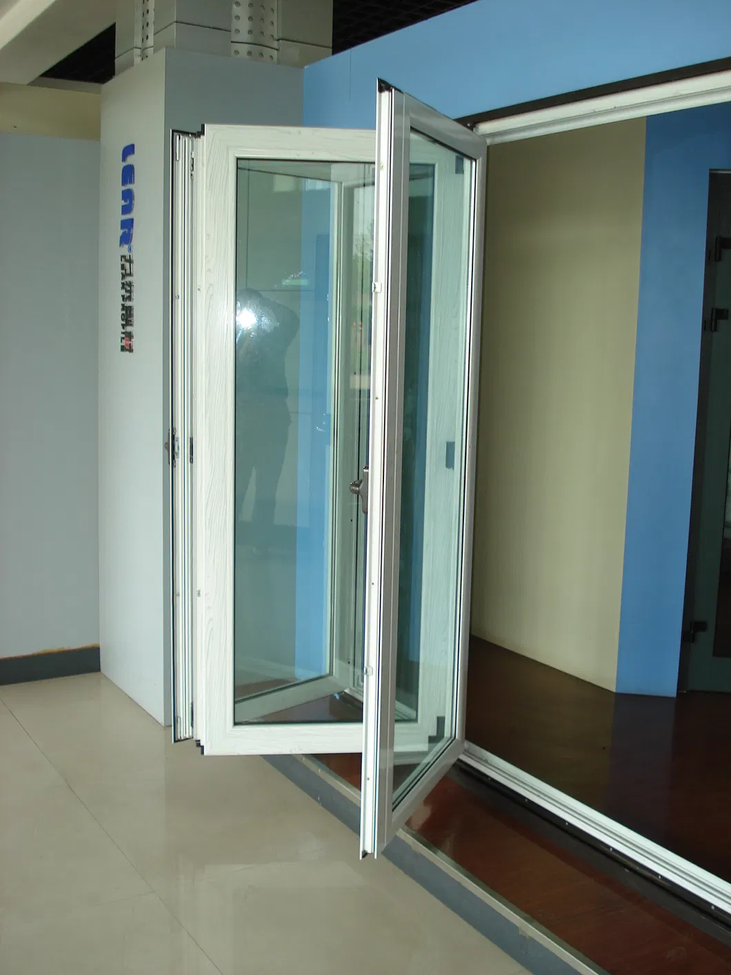 Ventana de toldo con bisagras de aluminio de ruptura t&eacute;rmica de 70 series