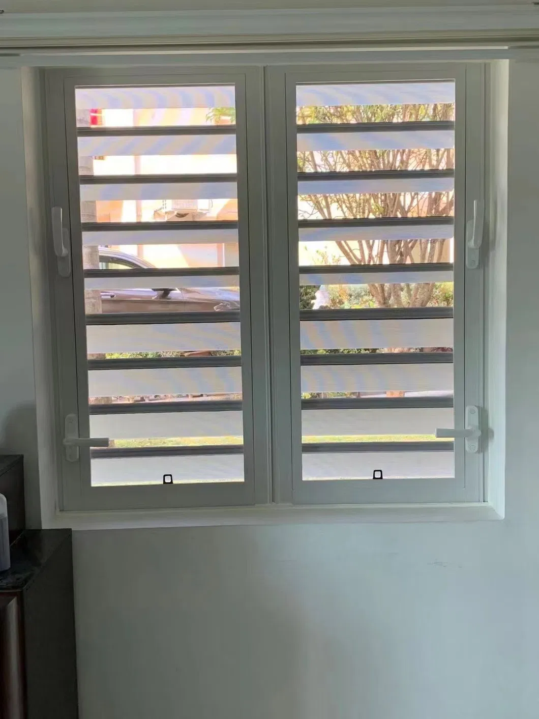 Aventilador de rejillas de ventilaci&oacute;n del marco de aluminio persuasteras al aire libre ventanas ajustables