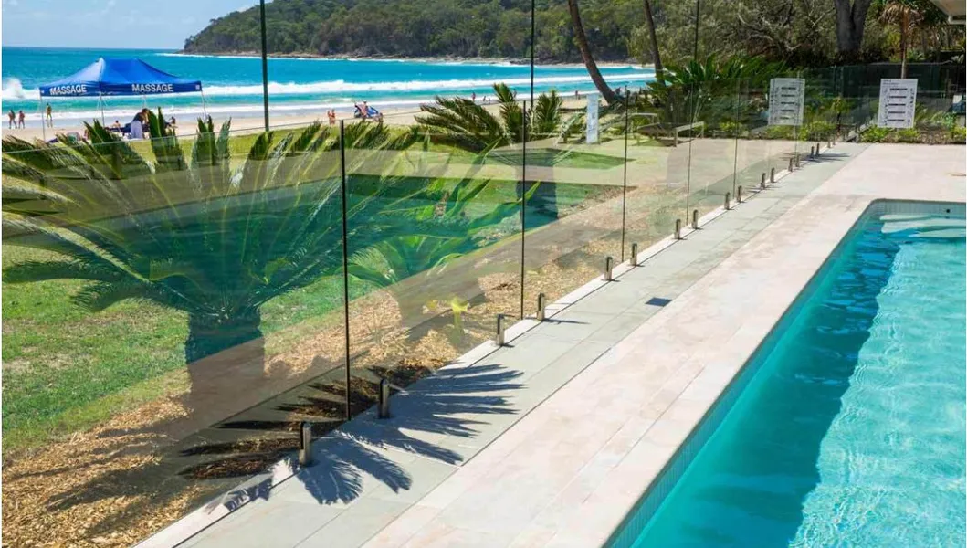 10.76 mm 12.76 mm 17.14 mm 21.52 mm Gradiente vidrio laminado templado con borde pulido