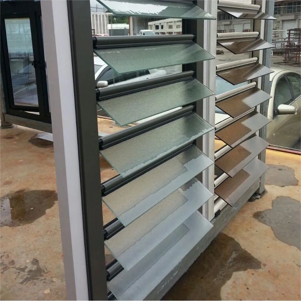 Ventana de aluminio con cuchillas de vidrio ajustable