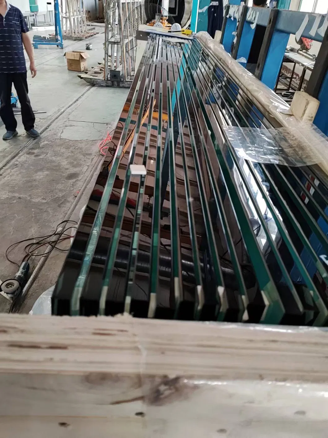 ~!phoenix_varIMG52!~