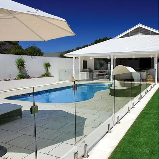 10.76 mm 12.76 mm 17.14 mm 21.52 mm Gradiente vidrio laminado templado con borde pulido